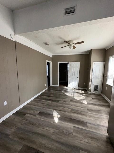 1587 Scranton Avenue - Photo 9