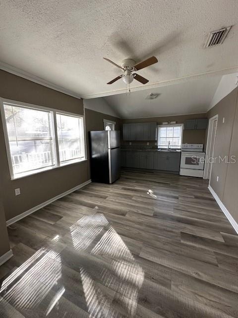 1587 Scranton Avenue - Photo 11