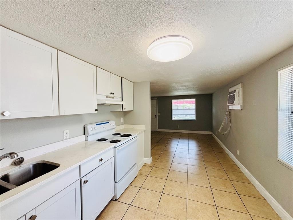 11733 N 12th Street - Photo 3