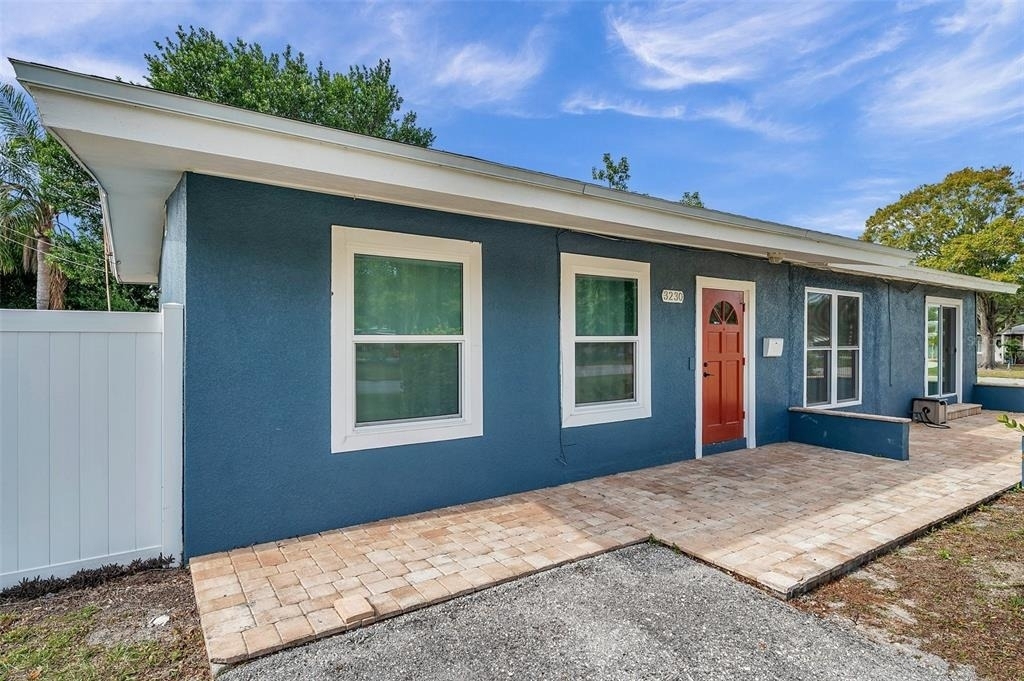 3230 51st Street N - Photo 1