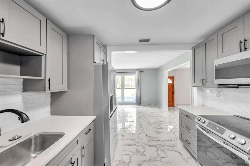 3230 51st Street N - Photo 15
