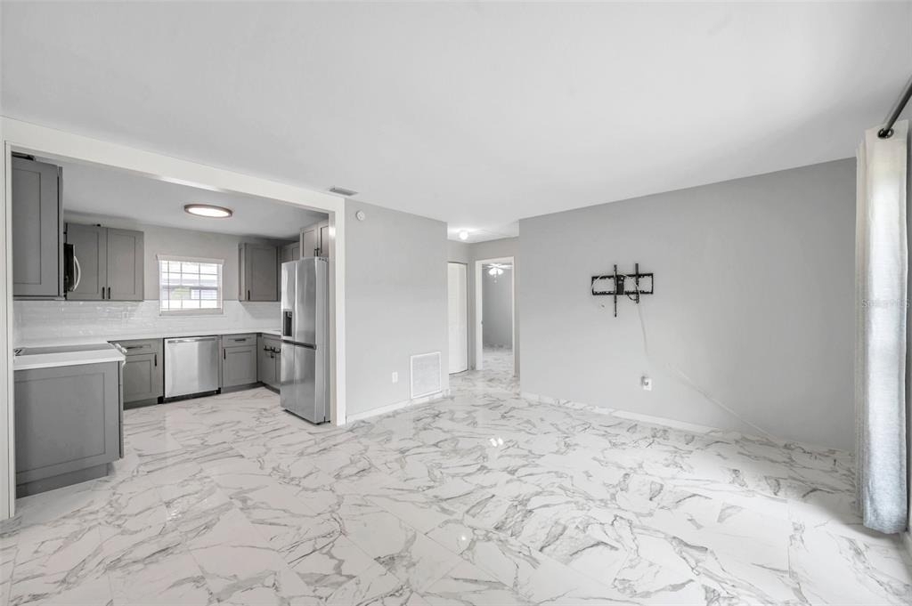 3230 51st Street N - Photo 9