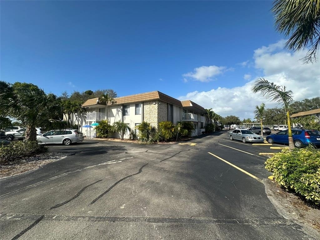 1830 Maravilla Avenue - Photo 19