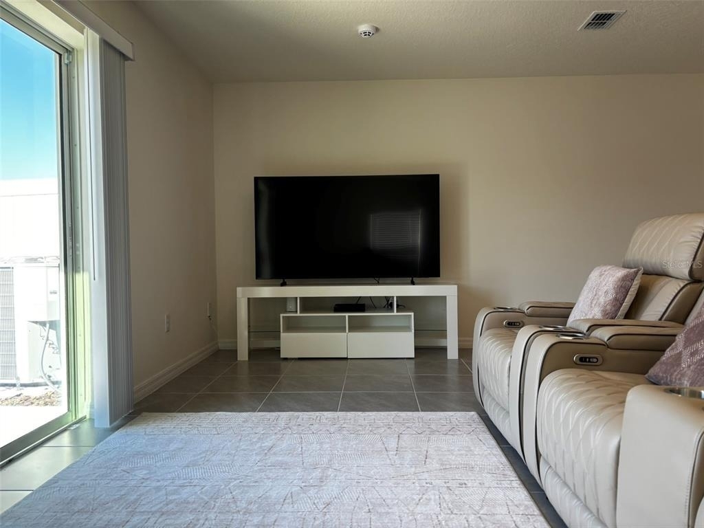 520 Zinfandel Drive - Photo 2