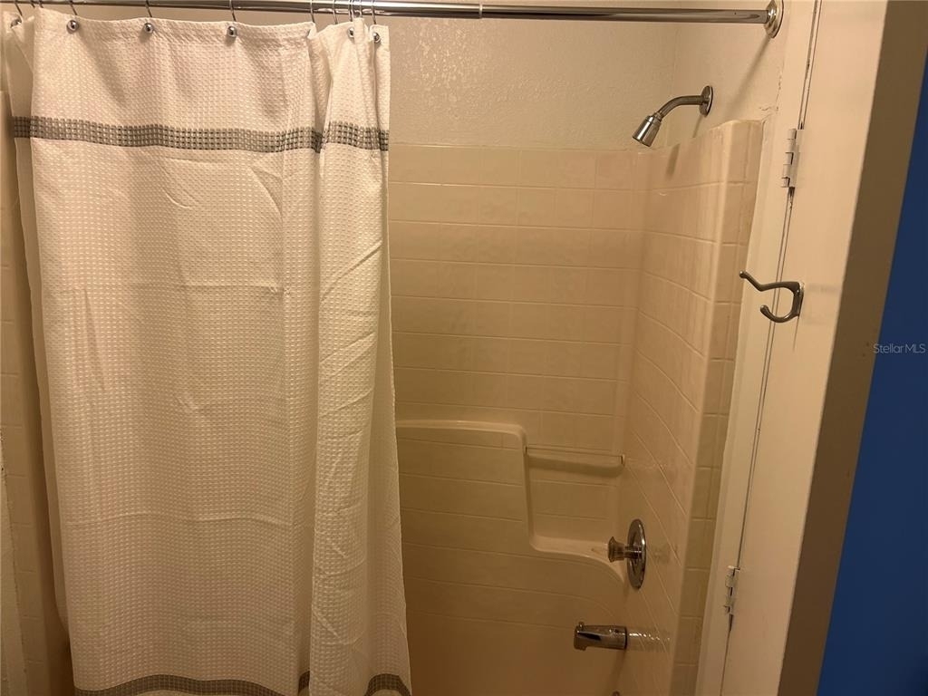 1322 Arlington Street - Photo 5