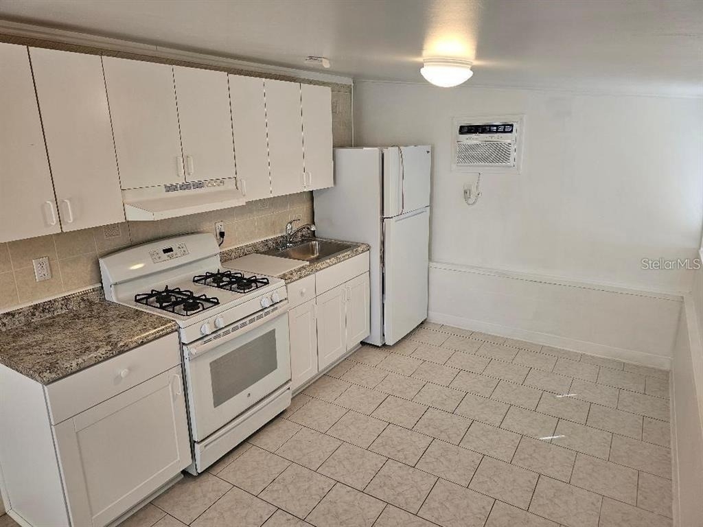 103 32nd Street Nw - Photo 2