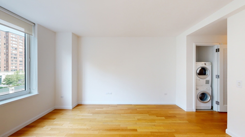 795 Columbus Ave - Photo 2