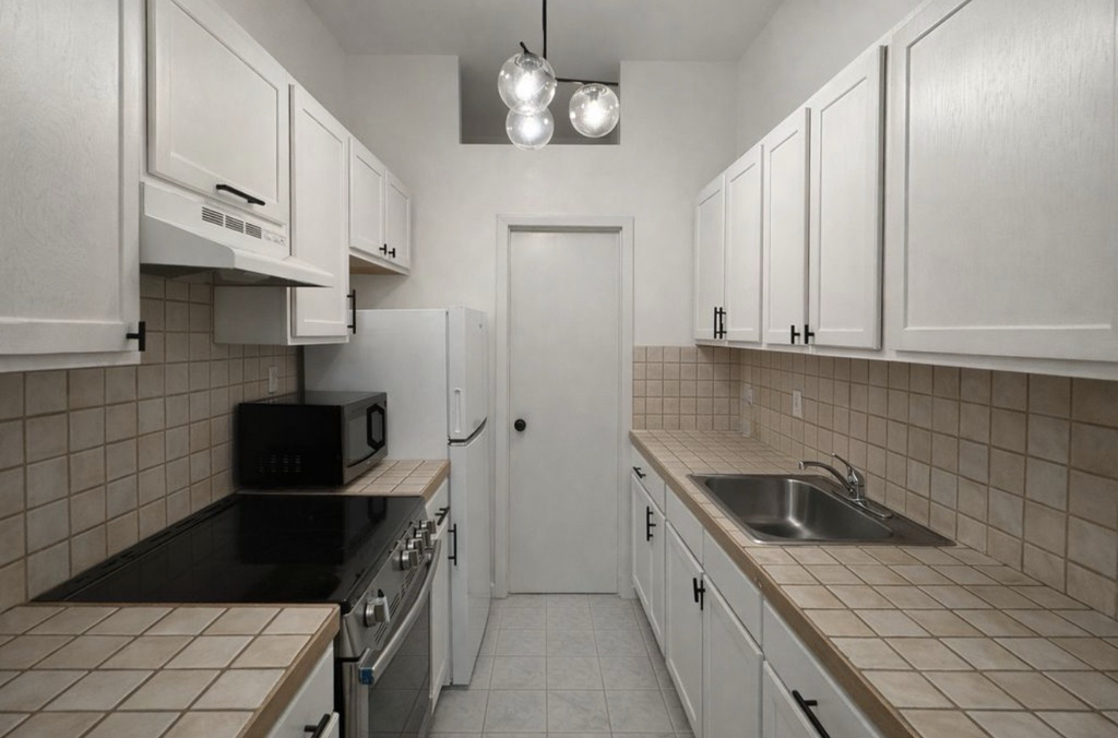 West 48th Street - Photo 1