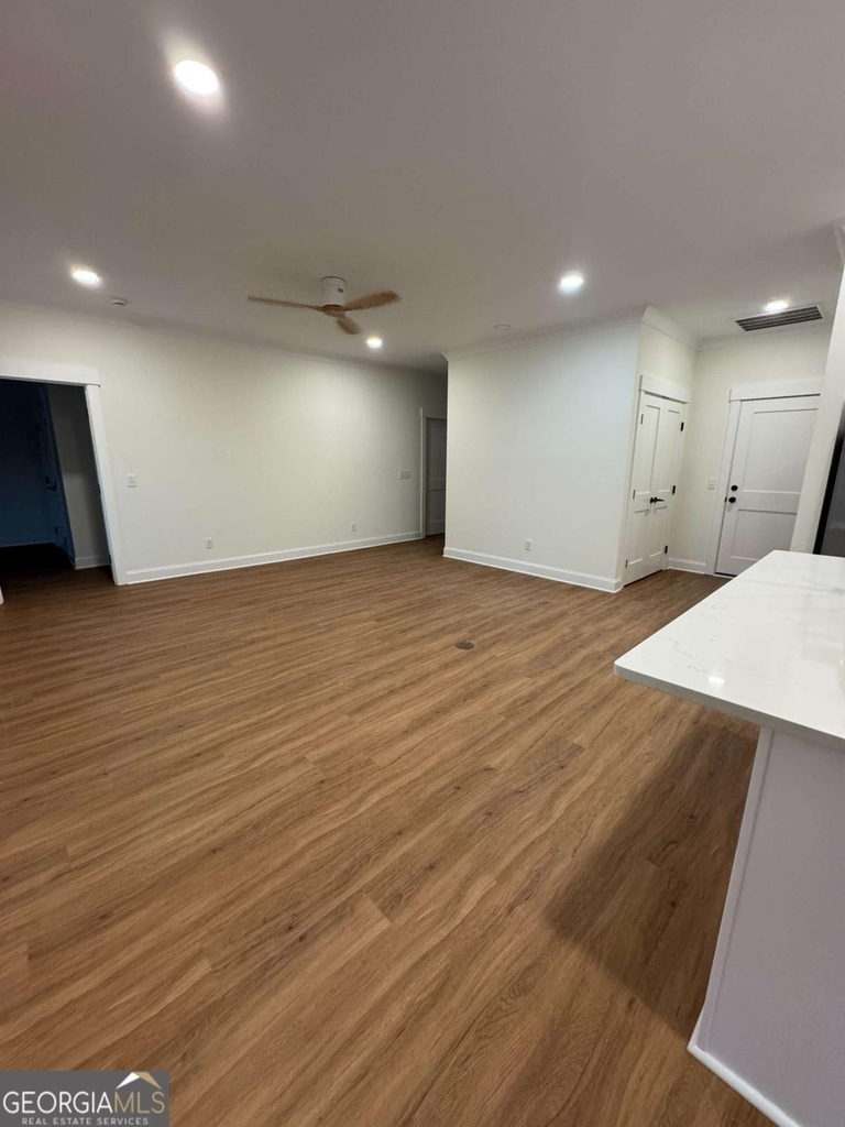 111 Longpoint Drive - Photo 3