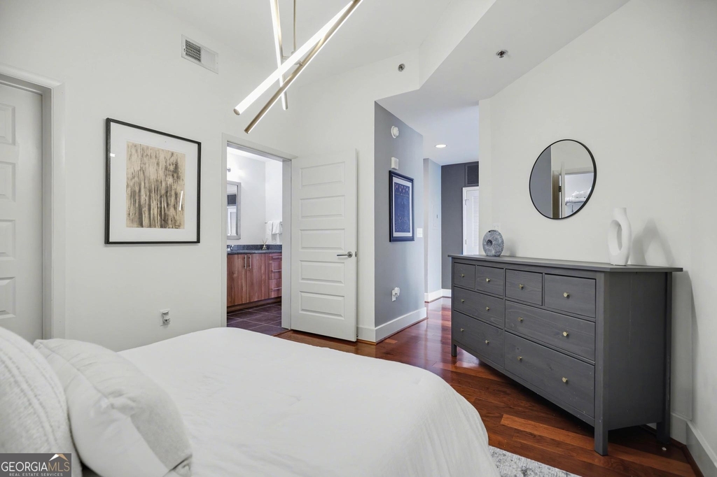 1080 Peachtree Street Ne - Photo 10