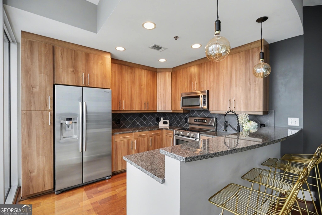 1080 Peachtree Street Ne - Photo 5