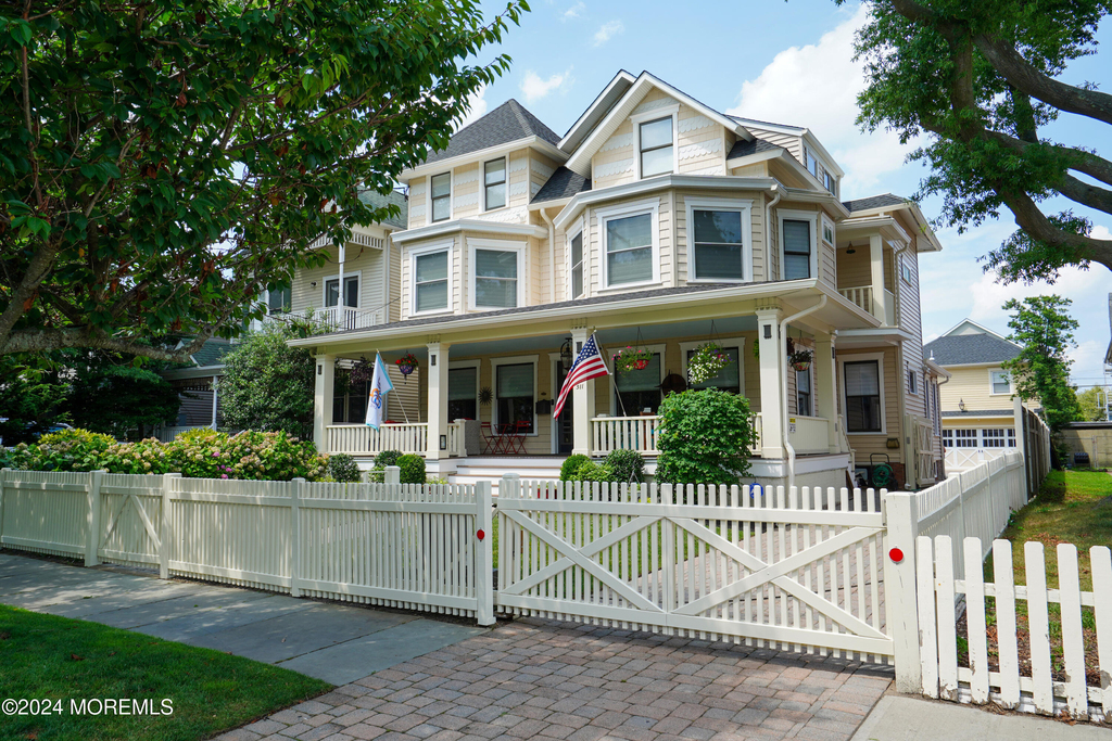 511 Asbury Avenue - Photo 0