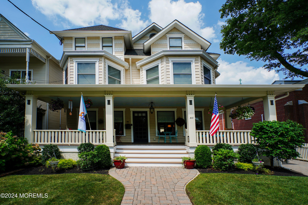 511 Asbury Avenue - Photo 1
