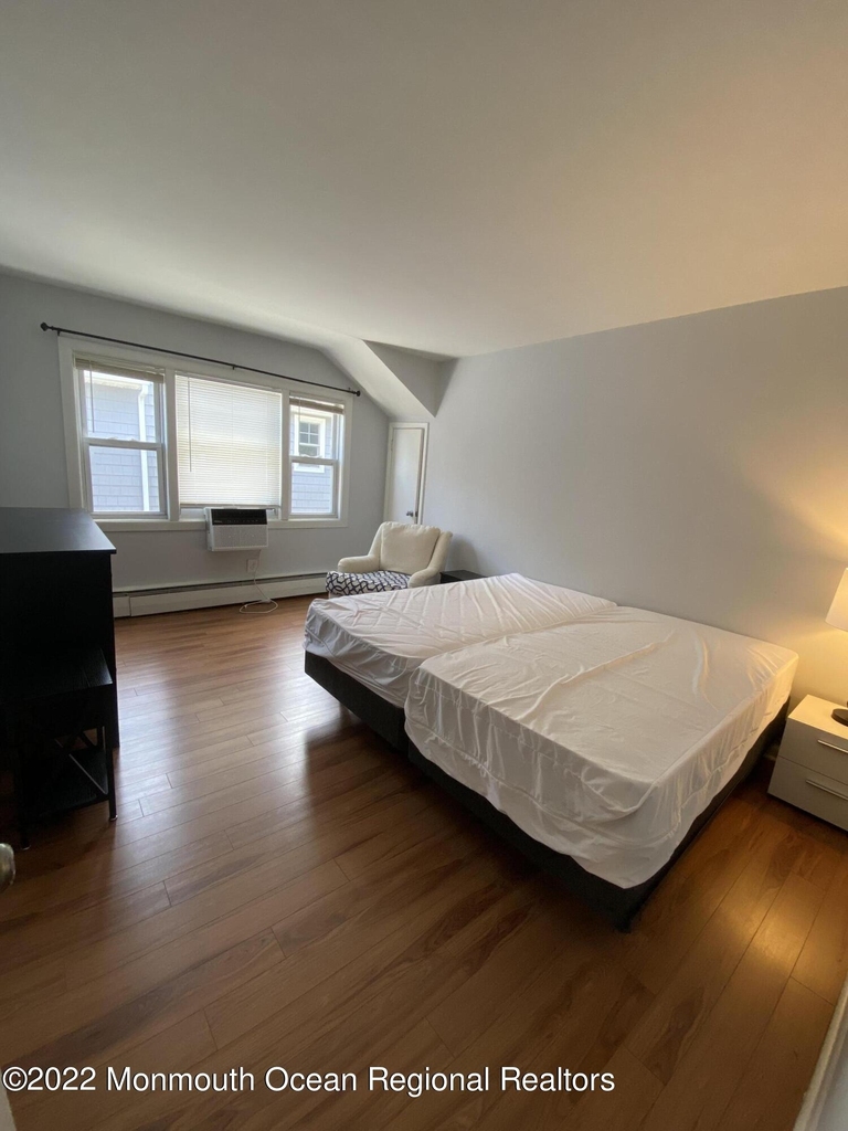 9 Howland Avenue - Photo 3