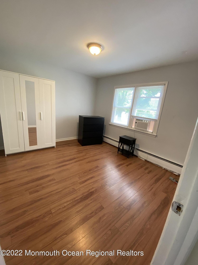 9 Howland Avenue - Photo 4
