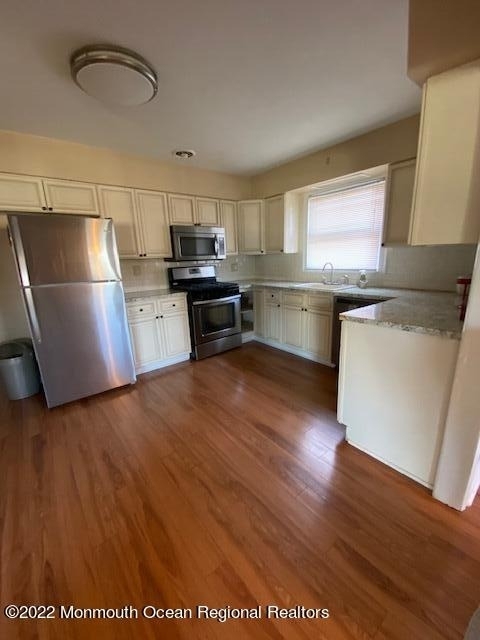 9 Howland Avenue - Photo 4