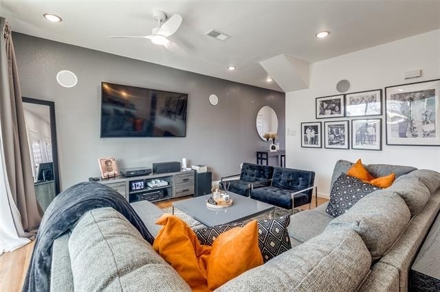 3121 Rutz Street - Photo 3