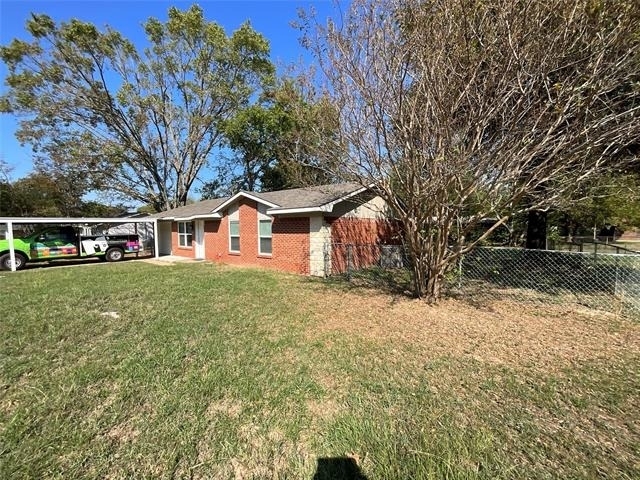 405 E Pine Street - Photo 1