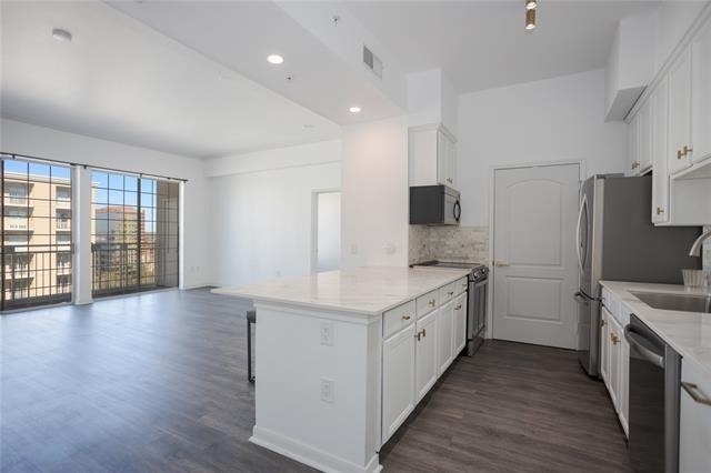3225 Turtle Creek Boulevard - Photo 1