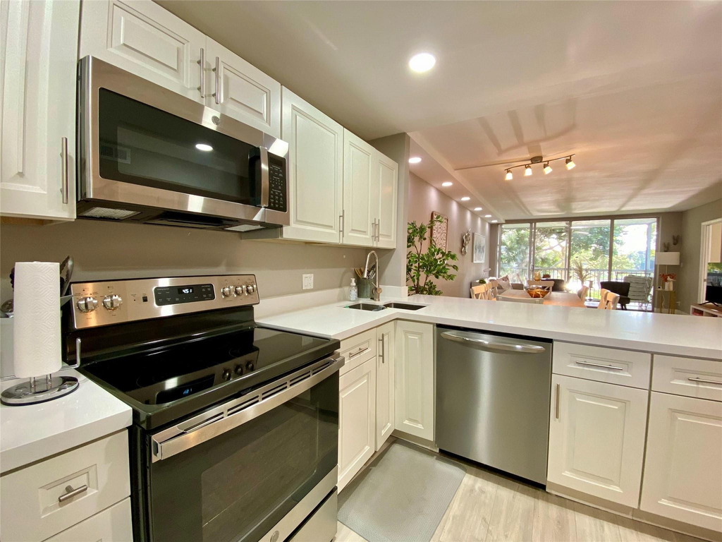 3010 N Course Drive - Photo 2