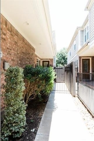 4525 W University Boulevard - Photo 3