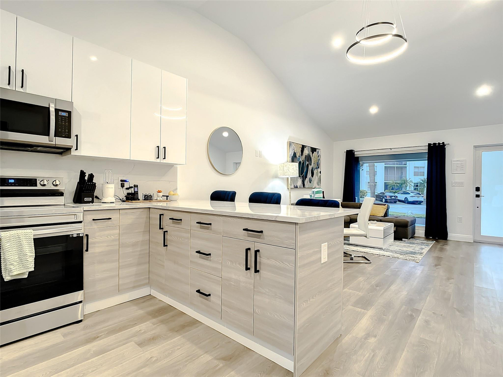 2100 Ne 45th Street - Photo 11