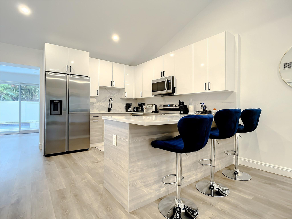 2100 Ne 45th Street - Photo 9