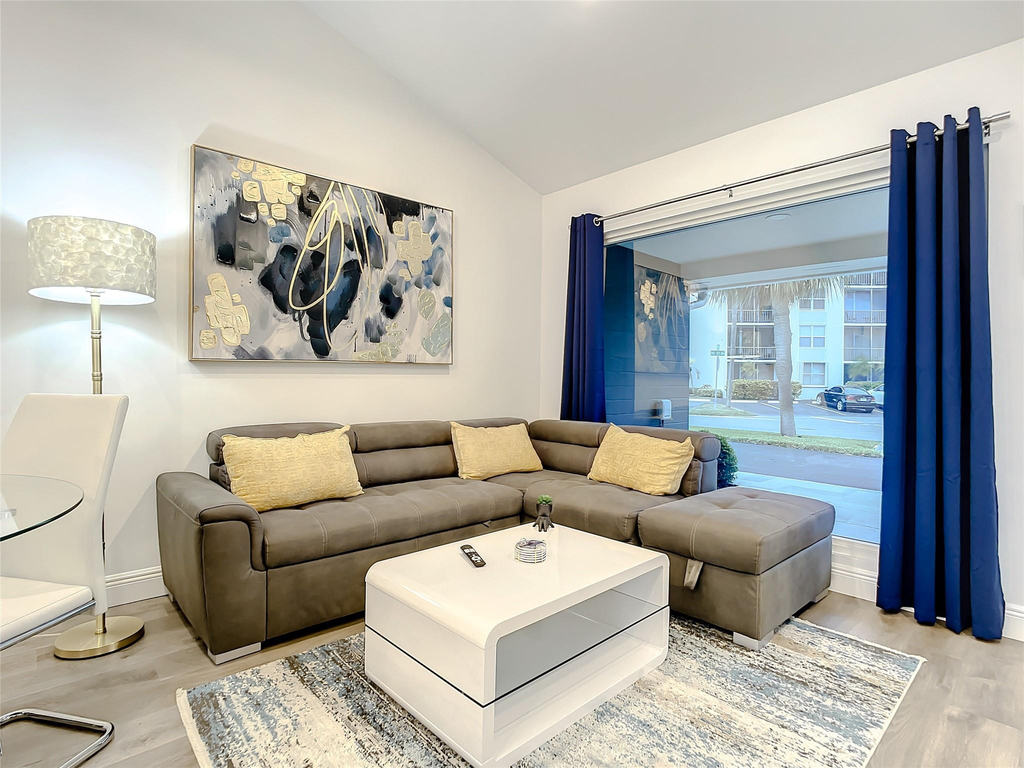 2100 Ne 45th Street - Photo 6