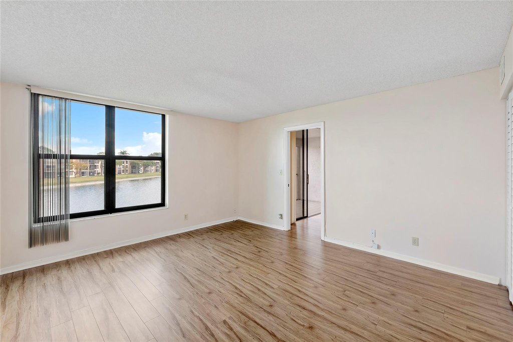 6519 Coral Lake Drive - Photo 7