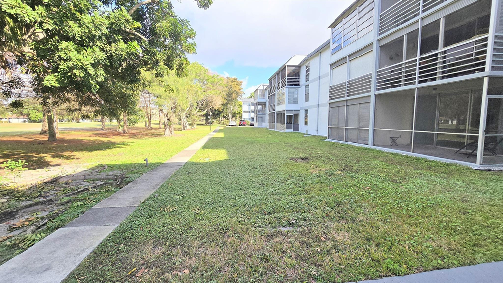 8421 Lagos De Campo Boulevard - Photo 24