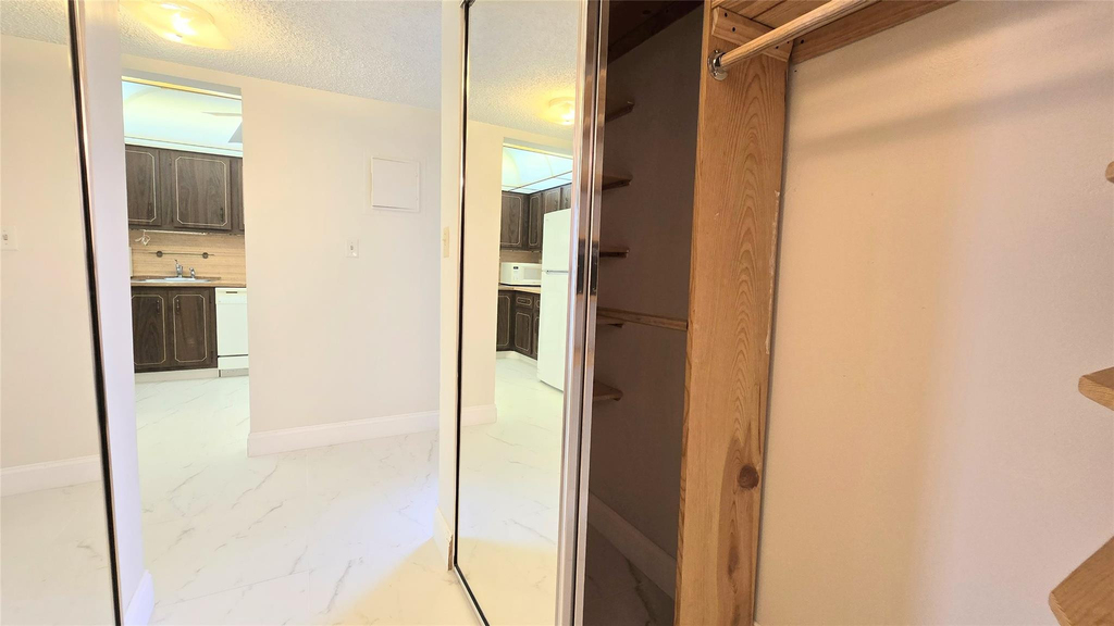 8421 Lagos De Campo Boulevard - Photo 14