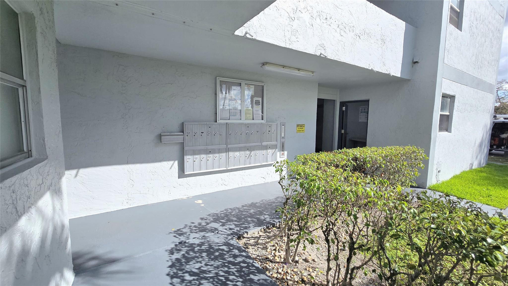8421 Lagos De Campo Boulevard - Photo 20