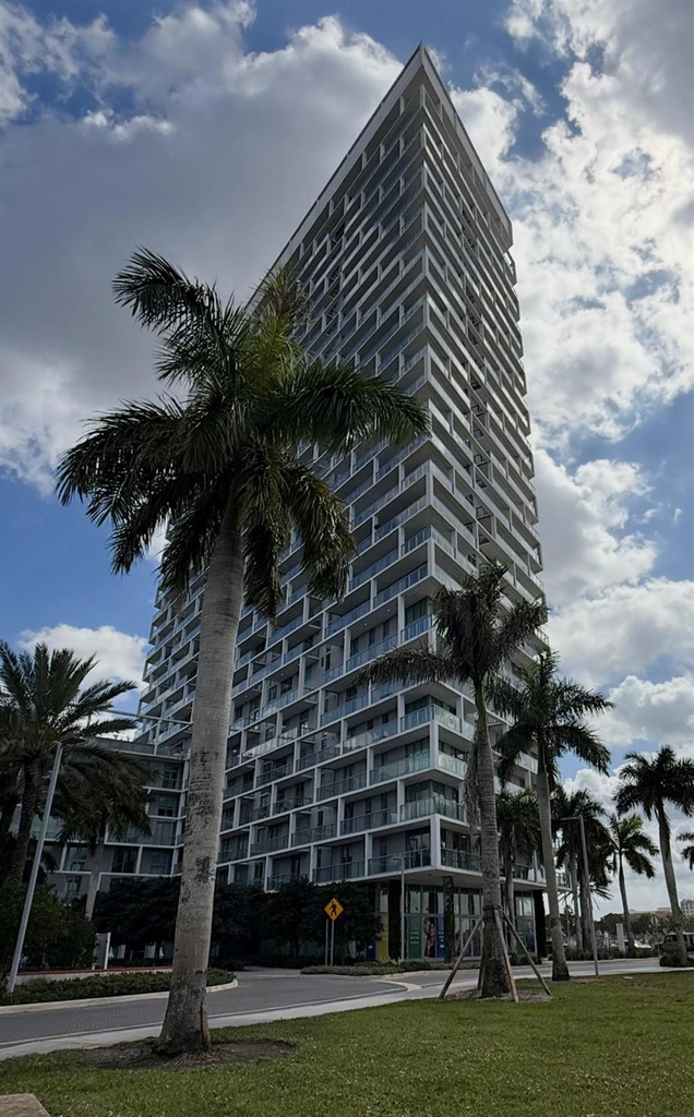2000 Metropica Way - Photo 0