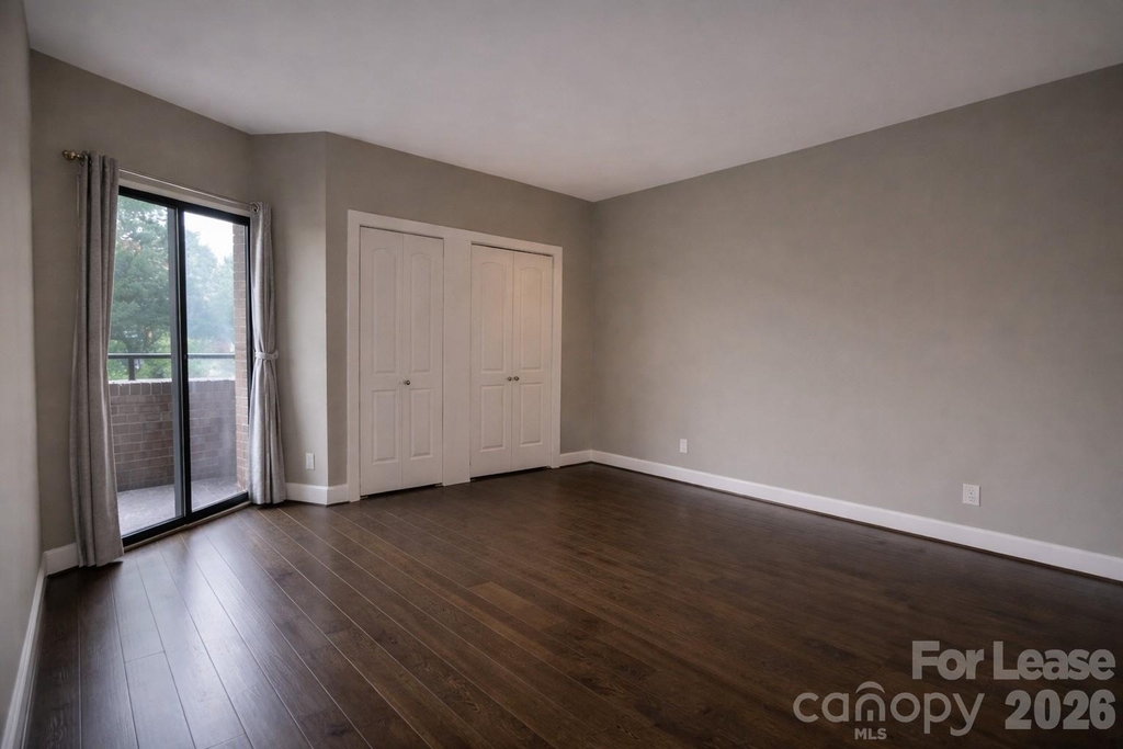 224 N Poplar Street - Photo 8