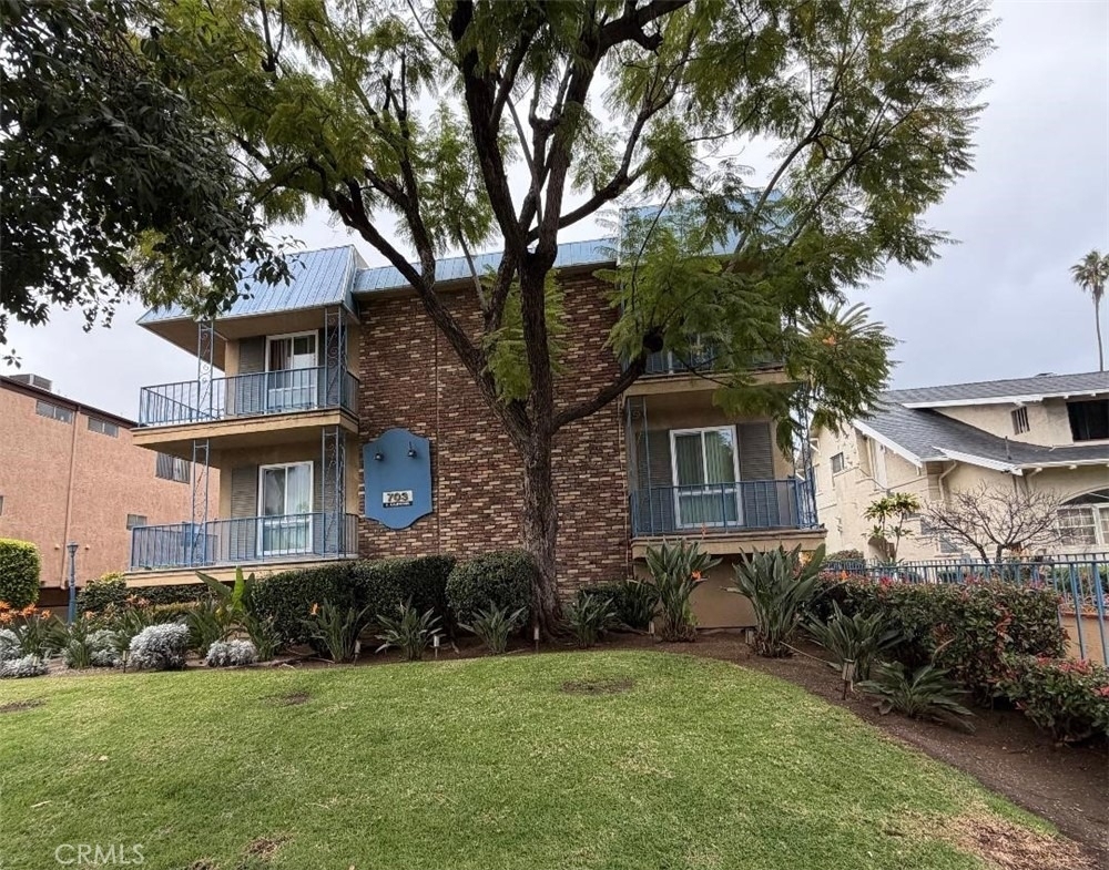 703 E California Boulevard - Photo 11