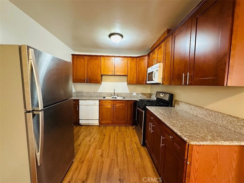 703 E California Boulevard - Photo 2