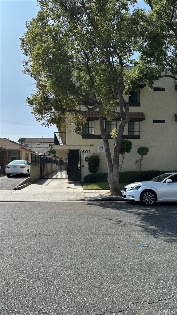 602 W California - Photo 0