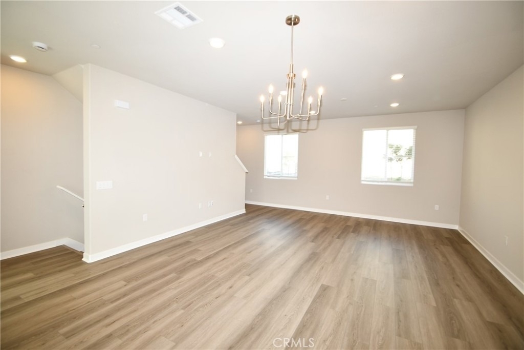 1487 Skyline Lane - Photo 5