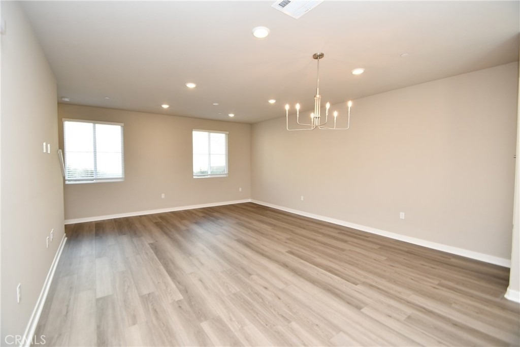 1487 Skyline Lane - Photo 4