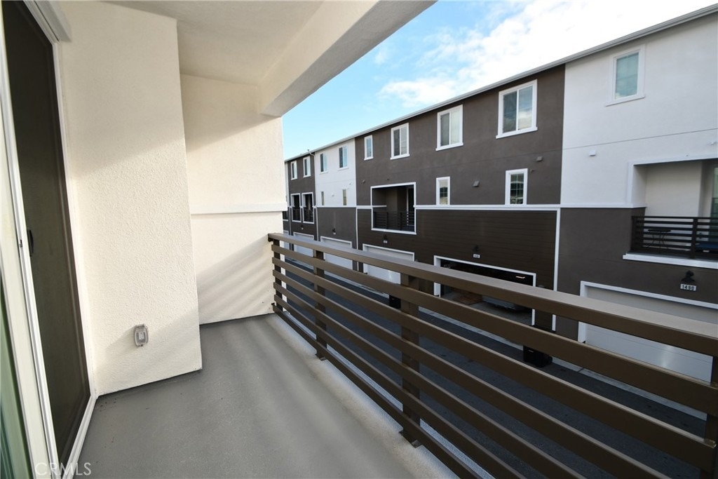 1487 Skyline Lane - Photo 10