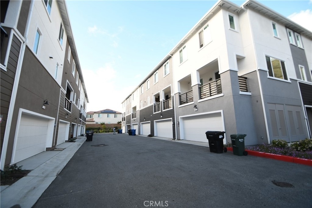 1487 Skyline Lane - Photo 32
