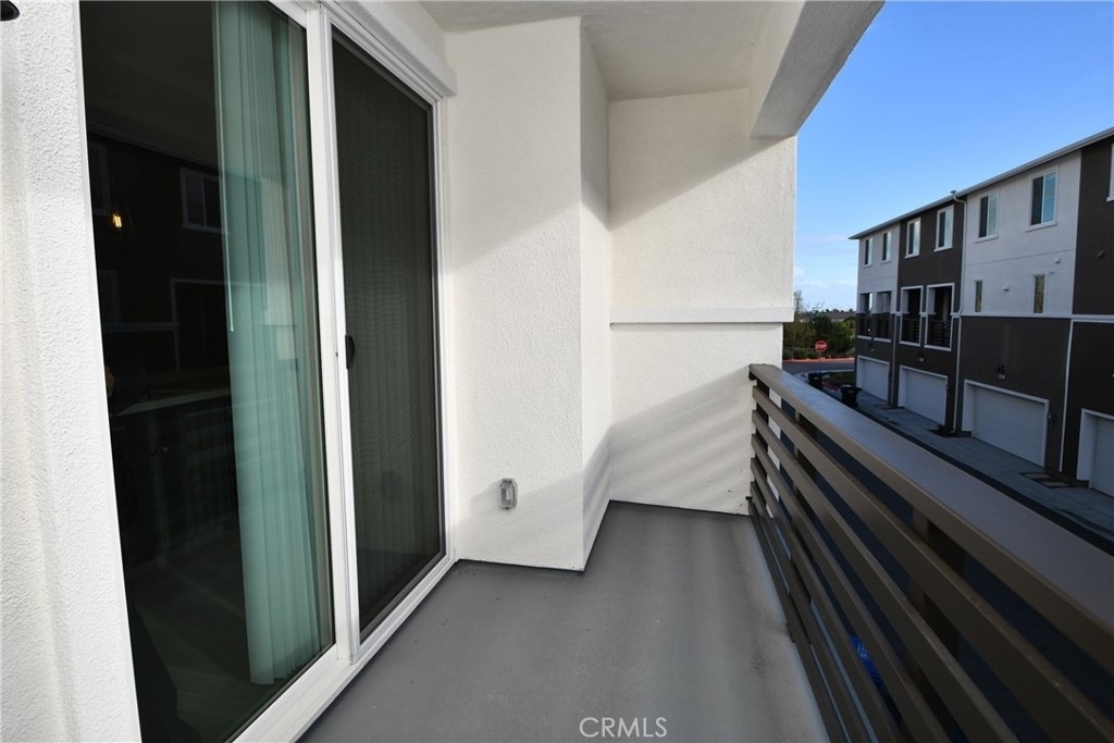 1487 Skyline Lane - Photo 9