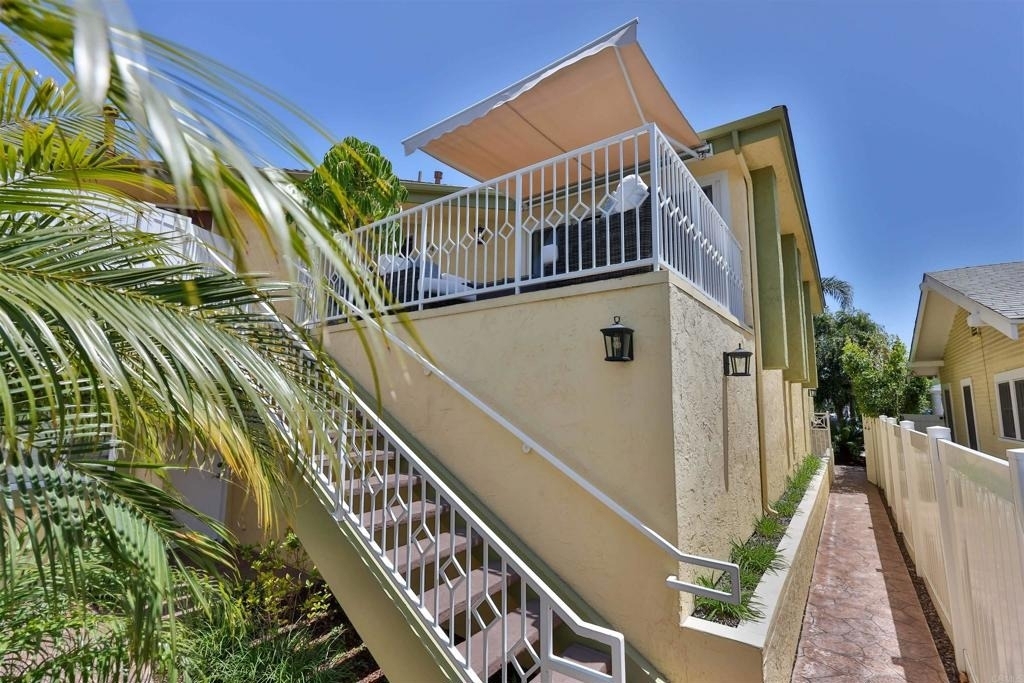 810 D Avenue - Photo 2