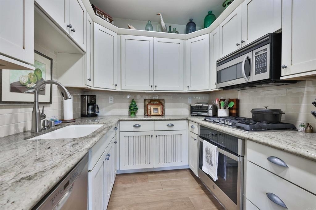810 D Avenue - Photo 12