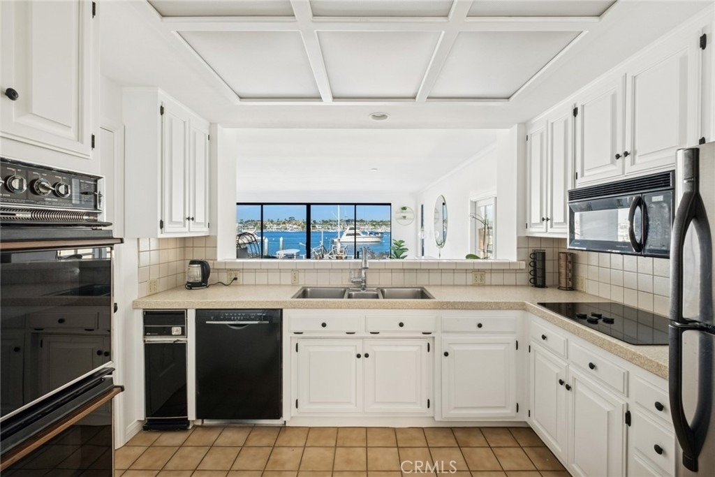 1214 E Balboa Boulevard - Photo 9