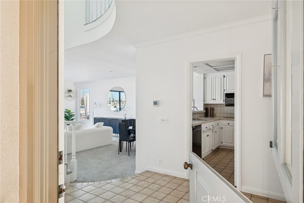 1214 E Balboa Boulevard - Photo 2