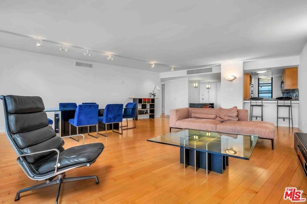 4316 Marina City Dr - Photo 5