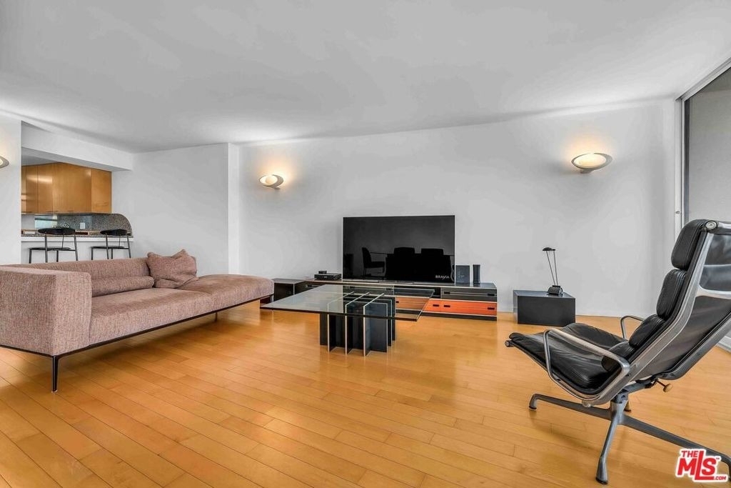 4316 Marina City Dr - Photo 4
