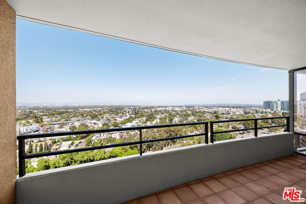 4316 Marina City Dr - Photo 8