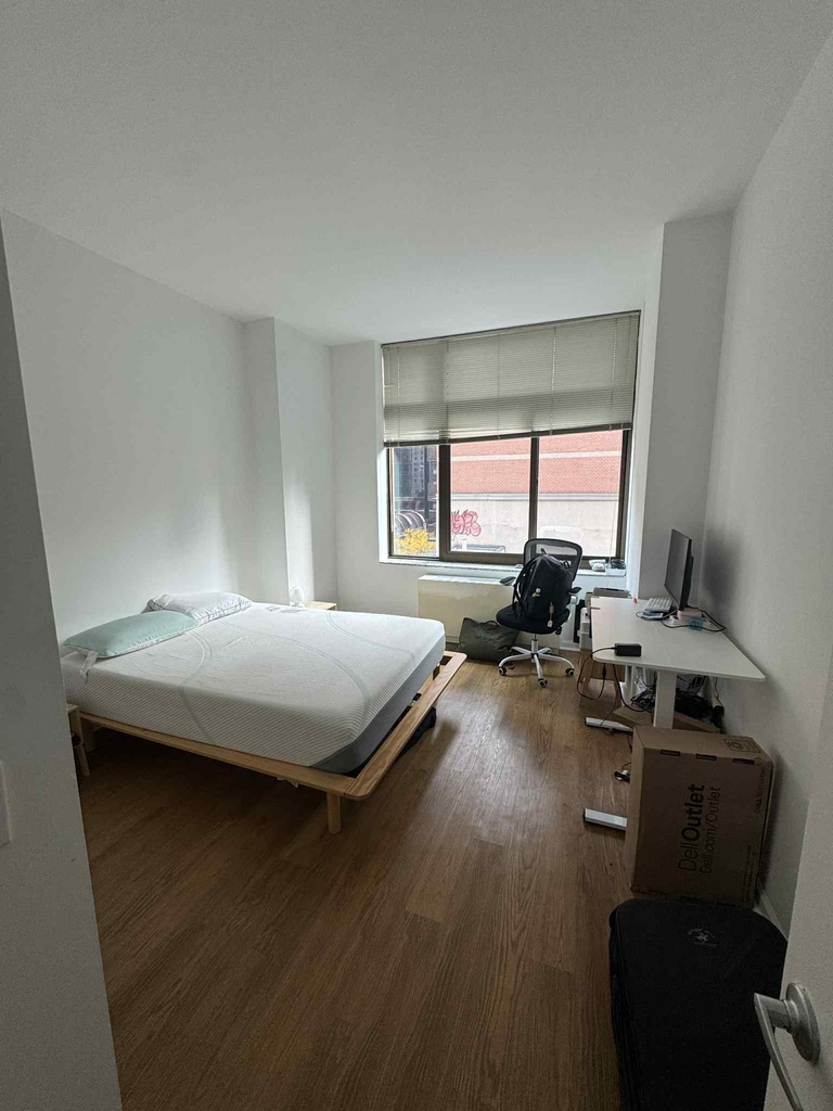302 East 39th Street - Photo 2